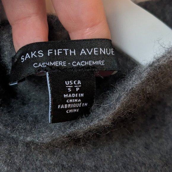 Saks Fifth Avenue Cashmere Gray mock neck Crop Top Sweater Size Small - Picture 6 of 12